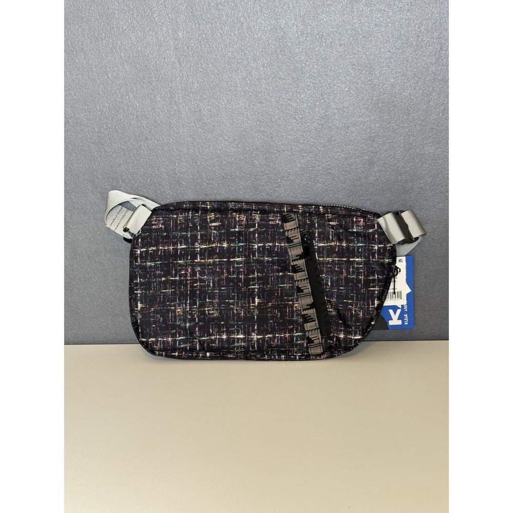 Kavu Roam Sling Crossbody Bag Purse in Tweedish Pattern - Picture 2 of 8